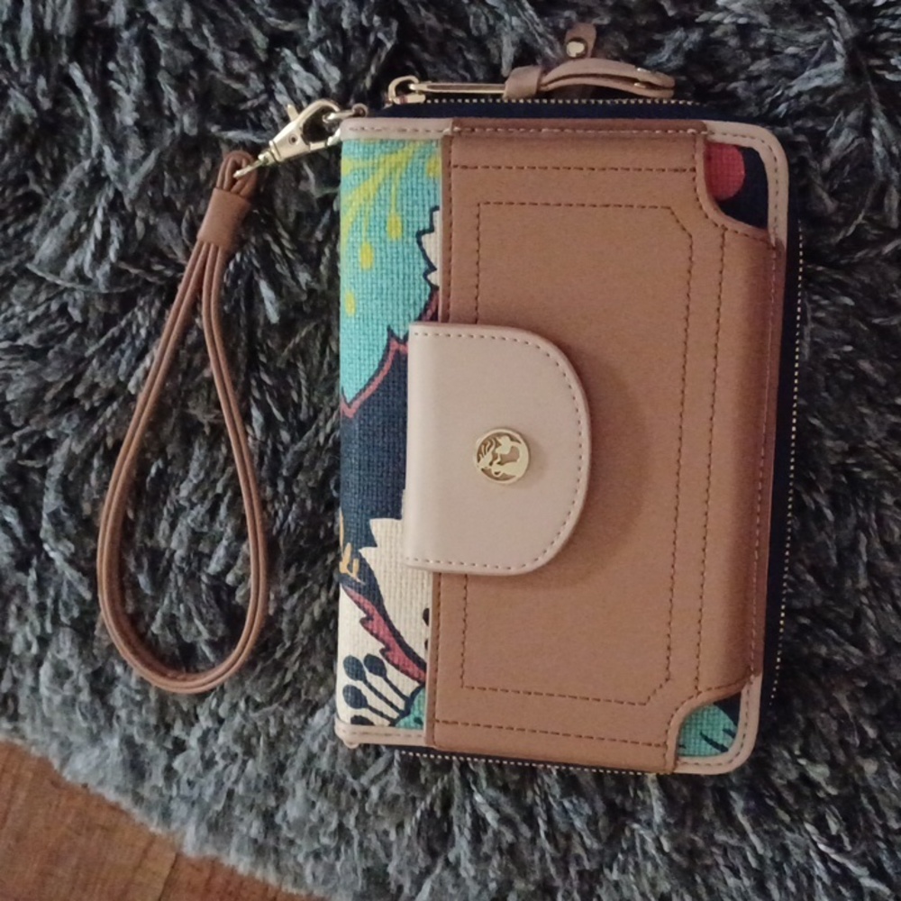 Spartina 449 Floral Wristlet